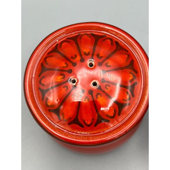 Vintage Metlox Red Ceramic Salt & Pepper Shakers 3" Diameter Floral Design - Picture 2 of 13